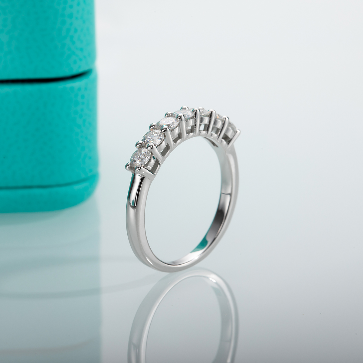 Seven Stone Moissanite Half Eternity Band – 925 Silver – detail 5