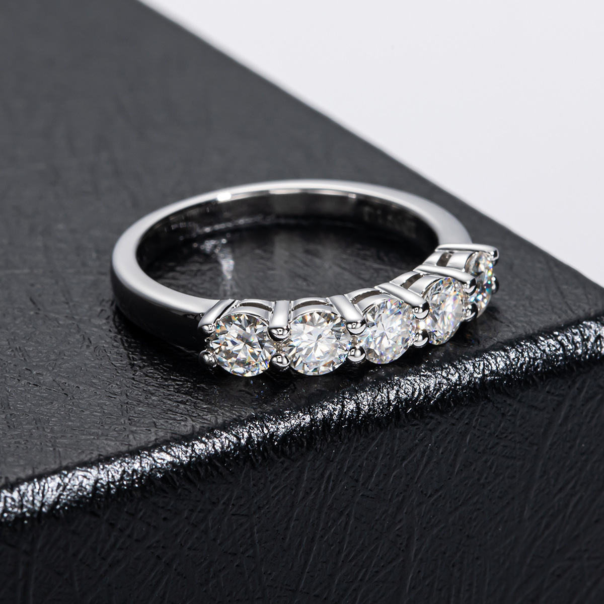 Five Stone Moissanite Ring – 4 mm, S925 Silver – detail 4